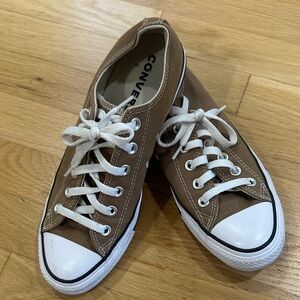 Like new Converse Tan Canvas Sneakers